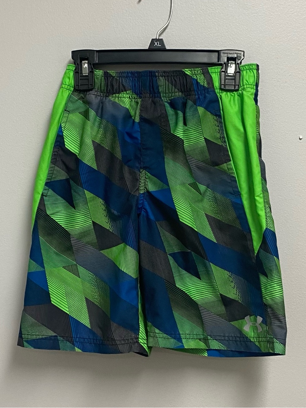 Under Armour boysGreen & Blue Geometric swim Shorts size youth S/M